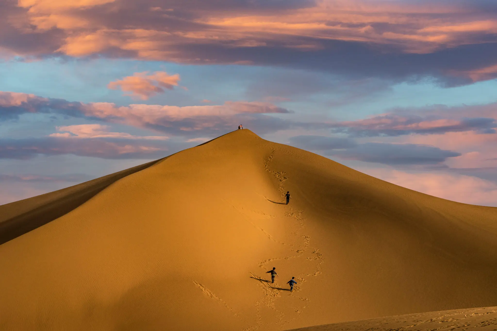 Khongor Sand Dunes at sunset, Gobi Desert Mongolia